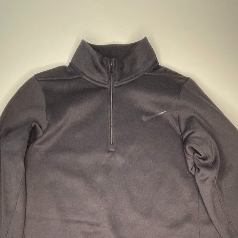 Black Nike soft-thread 1/4 zip